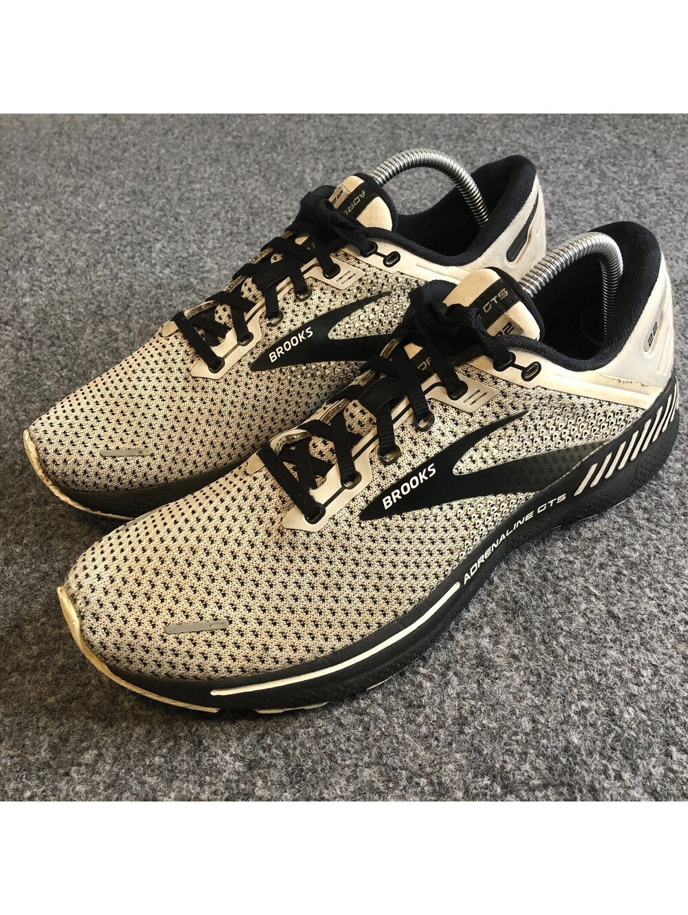 Brooks Adrenaline GTS 22 Gray Black Running Shoes Mens 9.5 Sneakers